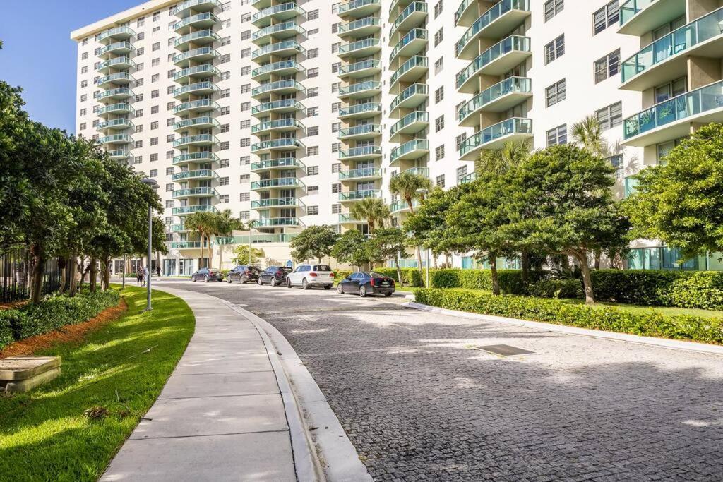 Ocean Reserve Sunny Isles 11Th Str-02330 Apartment ไมอามีบีช ภายนอก รูปภาพ